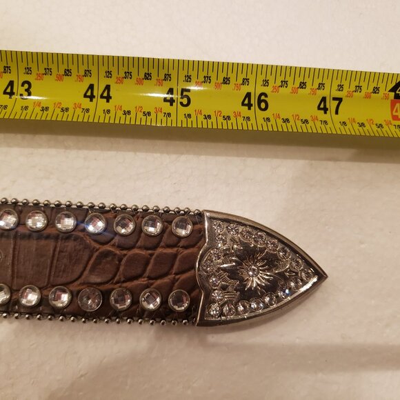 Blazin Roxx Leather Scalloped Rhinestone Concho Belt - Picture 12 of 15